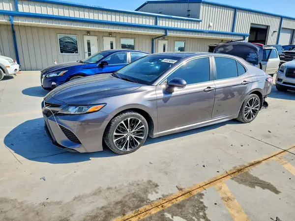 4T1B11HK8JU007513 — 2018 Toyota Camry, Задняя часть (Rear End), фото до ремонта