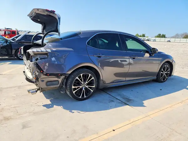 4T1B11HK8JU007513 — 2018 Toyota Camry, фото 3 с аукциона Copart 08.10.2026, Задняя часть