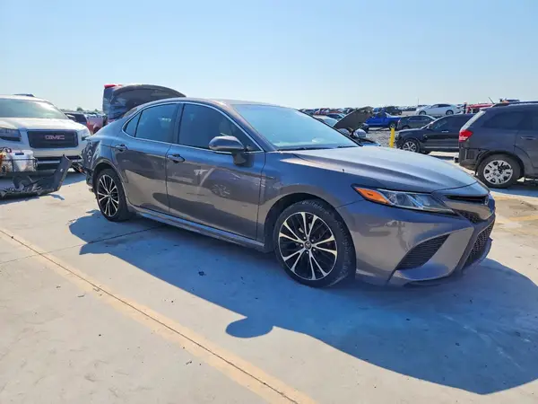4T1B11HK8JU007513 — 2018 Toyota Camry, фото 4 с аукциона Copart 08.10.2026, Задняя часть