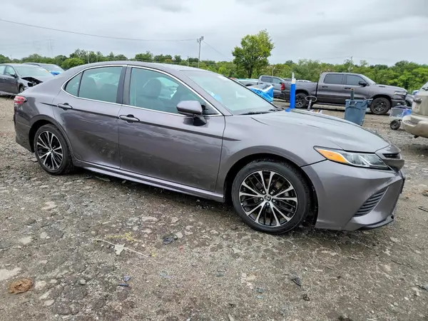 4T1B11HK7JU599776 — 2018 Toyota Camry, фото 4 с аукциона Copart, Мелкие вмятины и царапины