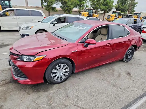 4T1B31HK1JU501299 — 2018 Toyota Camry, Задняя часть (Rear End), фото до ремонта