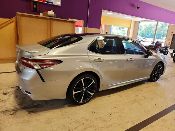 4T1B61HK4JU062378 — 2018 Toyota Camry, фото 3 с аукциона Copart 29.09.2026, Передняя часть