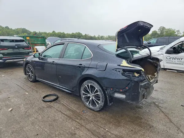 4T1B11HK5JU094674 — 2018 Toyota Camry, фото 2 с аукциона Copart, Задняя часть