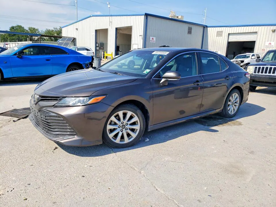 2018 Toyota Camry VIN 4T1B11HK8JU550456 фото 1