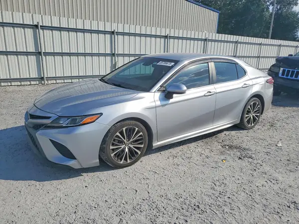 4T1B11HK7JU077164 — 2018 Toyota Camry, Передняя часть (Front End), фото до ремонта