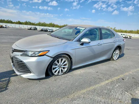 4T1B11HK0JU529276 — 2018 Toyota Camry, Боковая часть (Side), фото до ремонта