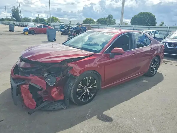 4T1B11HK5JU602268 Toyota Camry 2018 — повреждение Передняя часть, фото до ремонта