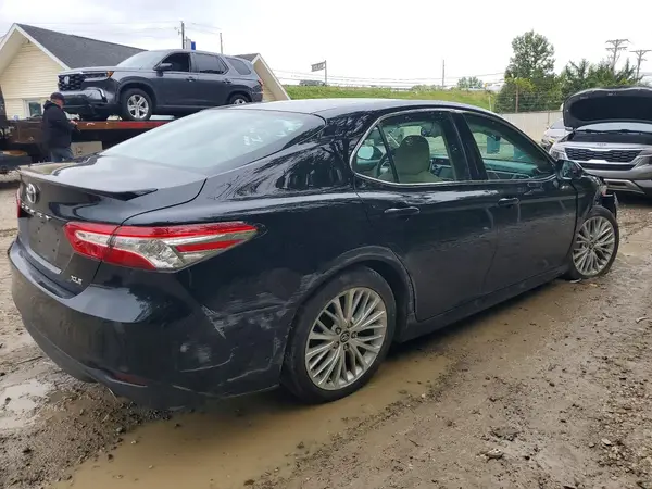 4T1B11HK5JU050948 — 2018 Toyota Camry, фото 3 с аукциона Copart 14.10.2026, Передняя часть