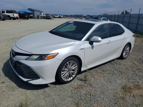 4T1B21HK9JU509637 — 2018 Toyota Camry, Боковая часть (Side), фото до ремонта