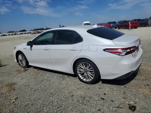 4T1B21HK9JU509637 — 2018 Toyota Camry, фото 2 с аукциона Copart 29.09.2026, Боковая часть