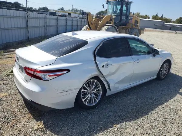 4T1B21HK9JU509637 — 2018 Toyota Camry, фото 3 с аукциона Copart 29.09.2026, Боковая часть