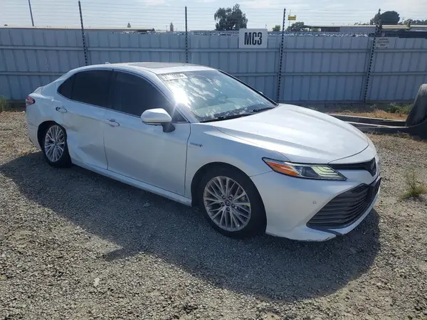 4T1B21HK9JU509637 — 2018 Toyota Camry, фото 4 с аукциона Copart 29.09.2026, Боковая часть