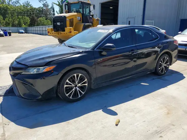 4T1B11HK5JU032014 — 2018 Toyota Camry, Передняя часть (Front End), фото до ремонта