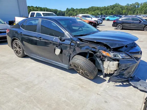 4T1B11HK5JU032014 — 2018 Toyota Camry, фото 4 с аукциона Copart, Передняя часть