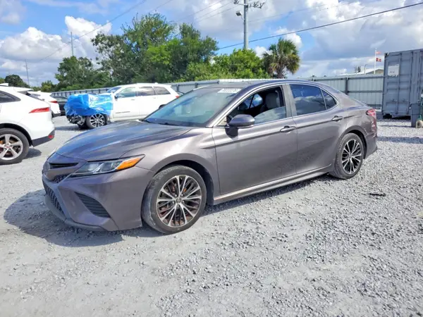 4T1B11HK1JU545518 — 2018 Toyota Camry, Мелкие вмятины и царапины (Minor Dent/Scratches), фото до ремонта
