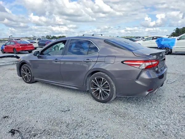 4T1B11HK1JU545518 — 2018 Toyota Camry, фото 2 с аукциона Copart 02.10.2026, Мелкие вмятины и царапины