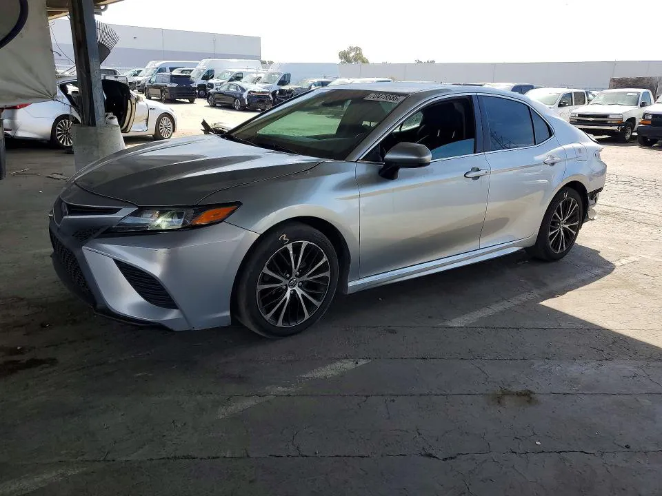 2018 Toyota Camry VIN 4T1B11HKXJU594376 фото 1