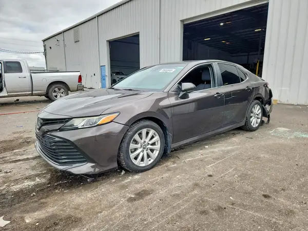 4T1B11HK4JU017357 — 2018 Toyota Camry, Задняя часть (Rear End), фото до ремонта