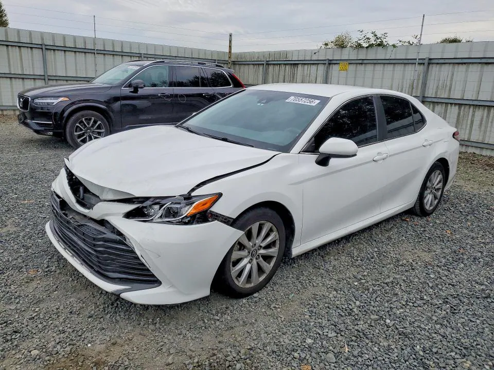 2018 Toyota Camry VIN 4T1B11HK9JU626279 фото 1
