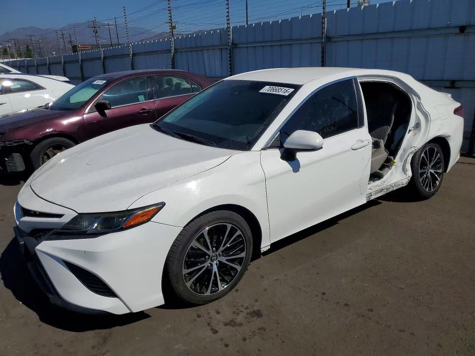 2018 Toyota Camry VIN 4T1B11HK3JU636872 фото 1