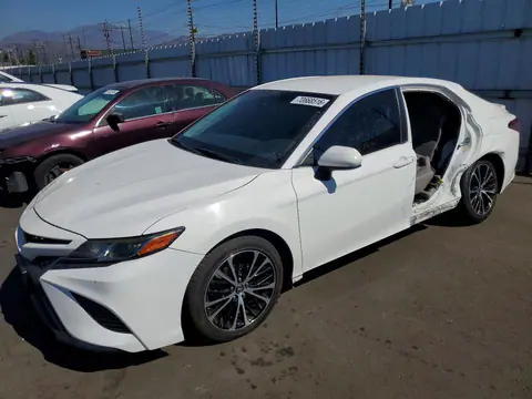 4T1B11HK3JU636872 — 2018 Toyota Camry, Боковая часть (Side), фото до ремонта