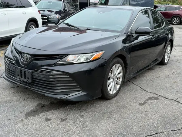 4T1B11HK3JU045926 — 2018 Toyota Camry, Мелкие вмятины и царапины (Minor Dent/Scratches), фото до ремонта