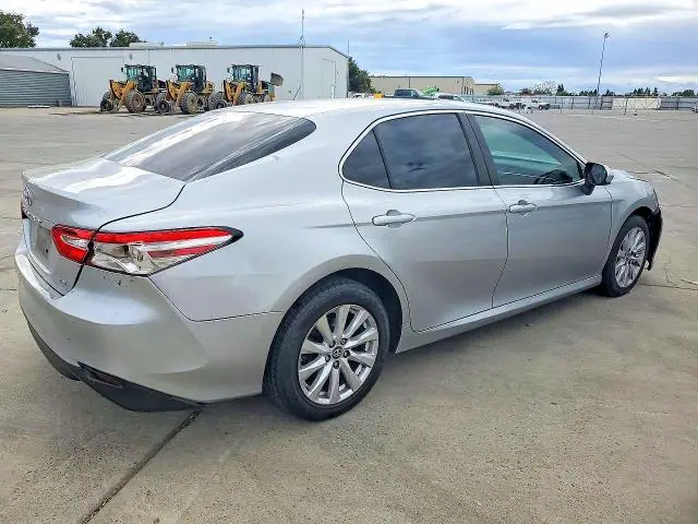 2018 TOYOTA CAMRY VIN 4T1B11HK4JU101677 фото 3