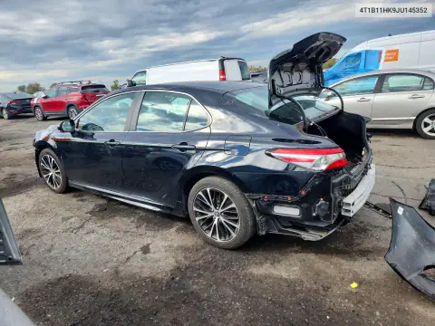4T1B11HK9JU145352 — 2018 Toyota Camry, фото 2 с аукциона Copart, Передняя часть