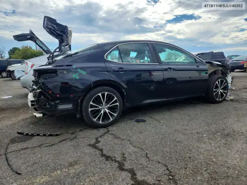 4T1B11HK9JU145352 — 2018 Toyota Camry, фото 3 с аукциона Copart, Передняя часть