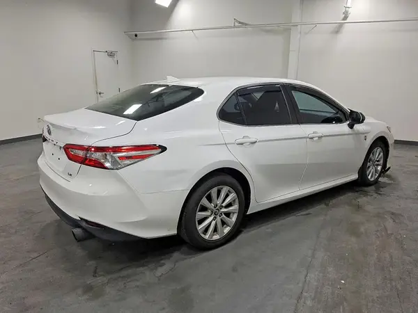4T1B11HK4KU183430 — 2019 Toyota Camry, фото 3 с аукциона Copart 01.10.2026, Механические повреждения