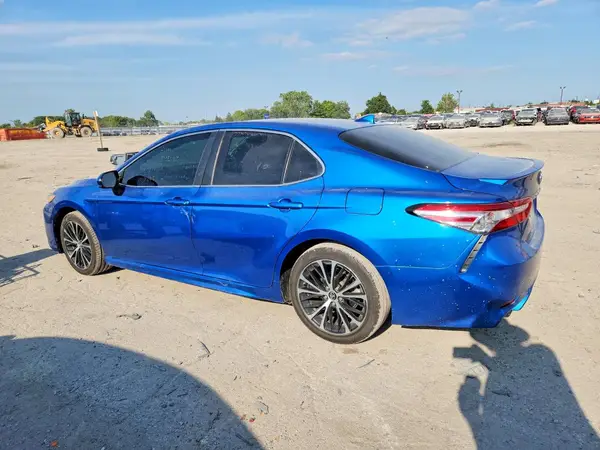 4T1B11HK6KU285408 — 2019 Toyota Camry, фото 2 с аукциона Copart, Передняя часть