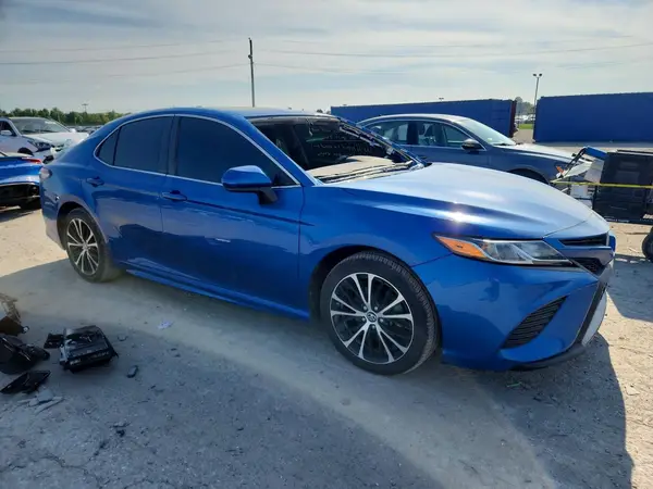 4T1B11HK6KU285408 — 2019 Toyota Camry, фото 4 с аукциона Copart, Передняя часть
