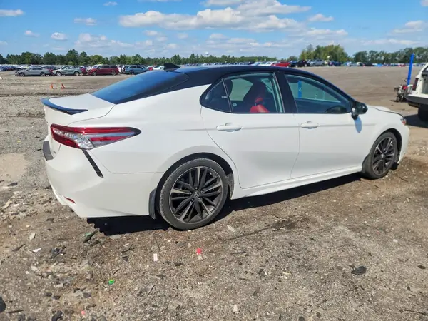 4T1B61HK0KU293070 — 2019 Toyota Camry, фото 3 с аукциона Copart 01.10.2026, Передняя часть