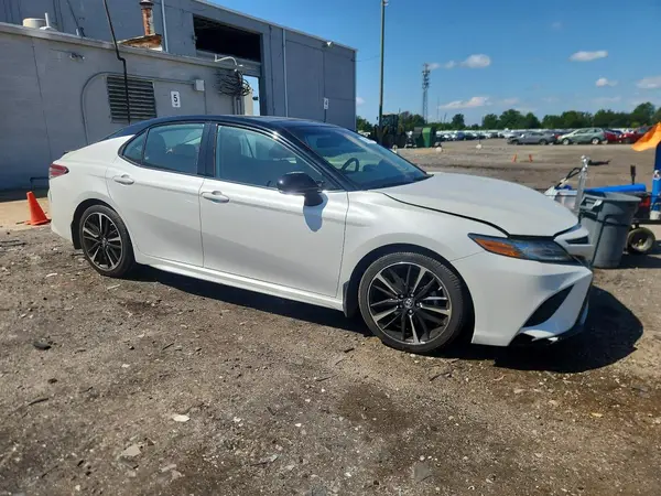 4T1B61HK0KU293070 — 2019 Toyota Camry, фото 4 с аукциона Copart 01.10.2026, Передняя часть