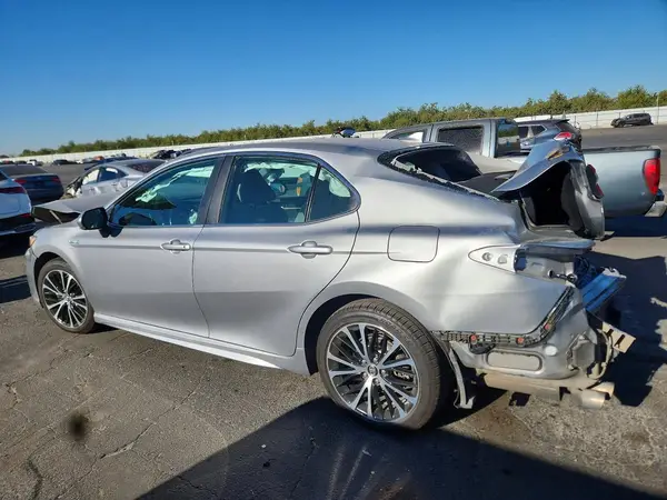 4T1B21HK3KU522076 — 2019 Toyota Camry, фото 2 с аукциона Copart 28.09.2026, Задняя часть