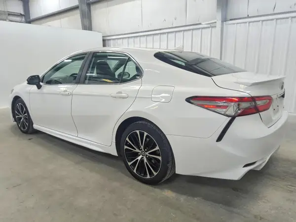 4T1B11HK4KU273287 — 2019 Toyota Camry, фото 2 с аукциона Copart 01.10.2026, Механические повреждения