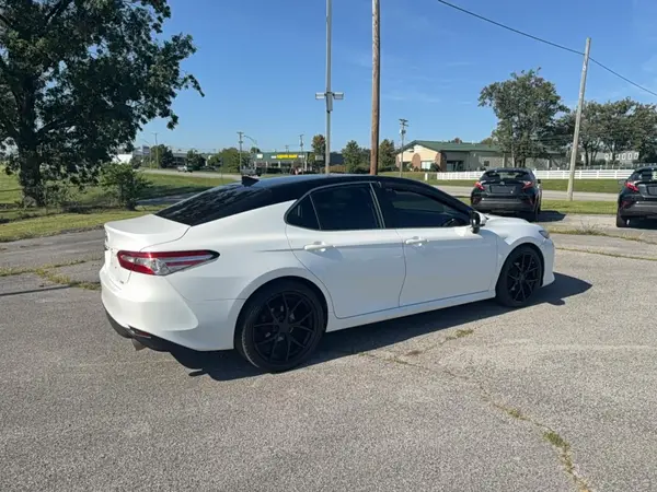 4T1B11HK7KU815806 — 2019 Toyota Camry, фото 4 с аукциона Copart 05.10.2026, Естественный износ