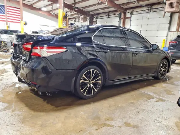 4T1B11HK3KU822106 — 2019 Toyota Camry, фото 3 с аукциона Copart, Задняя часть
