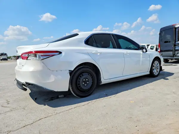 4T1B11HK8KU227199 — 2019 Toyota Camry, фото 3 с аукциона Copart 09.10.2026, Передняя часть