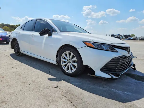 4T1B11HK8KU227199 — 2019 Toyota Camry, фото 4 с аукциона Copart 09.10.2026, Передняя часть