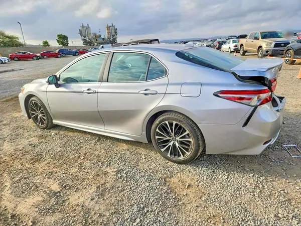 4T1B11HK7KU227677 — 2019 Toyota Camry, фото 2 с аукциона Copart, Задняя часть