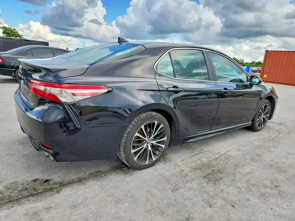 4T1B11HK2KU172183 — 2019 Toyota Camry, фото 3 с аукциона Copart 08.10.2026, Передняя часть