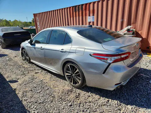 4T1B61HK5KU692296 — 2019 Toyota Camry, фото 2 с аукциона Copart 06.10.2026, Передняя часть