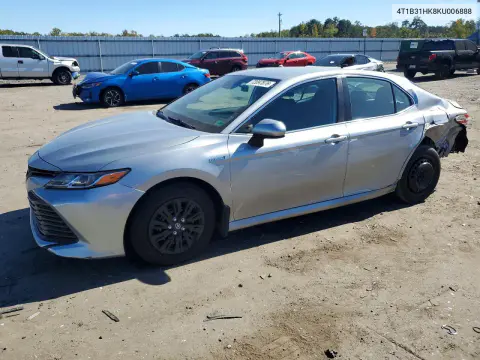 4T1B31HK8KU006888 — 2019 Toyota Camry, Задняя часть, фото до ремонта