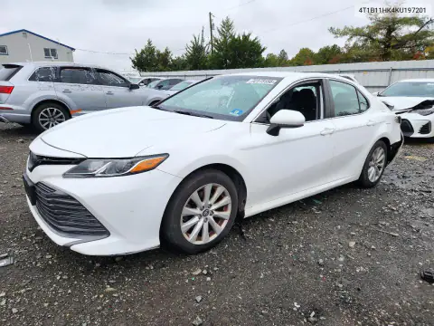 4T1B11HK4KU197201 — 2019 Toyota Camry, Задняя часть, фото до ремонта