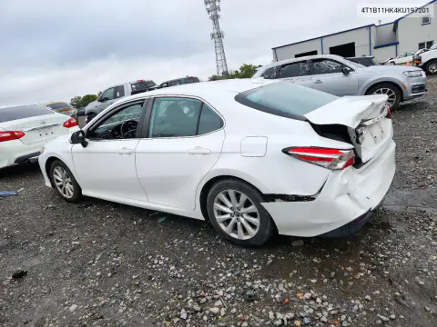 4T1B11HK4KU197201 — 2019 Toyota Camry, фото 2 с аукциона Copart 19.10.2026, Задняя часть