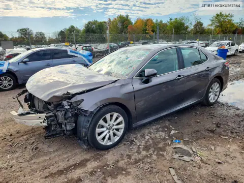 4T1B11HKXKU267364 — 2019 Toyota Camry, Передняя часть, фото до ремонта