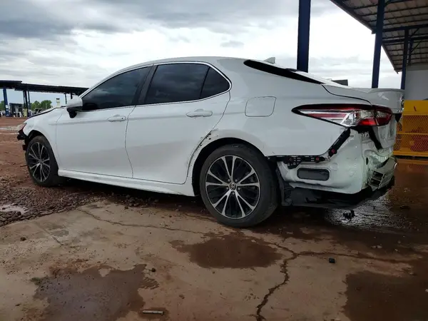 4T1G11AK0LU976676 — 2020 Toyota Camry, фото 2 с аукциона Copart 29.09.2026, Передняя часть