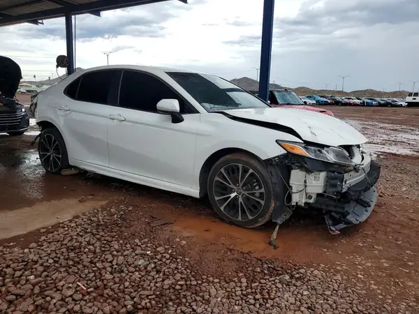 4T1G11AK0LU976676 — 2020 Toyota Camry, фото 4 с аукциона Copart 29.09.2026, Передняя часть