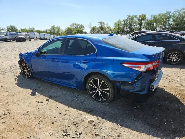 4T1G11AK9LU307774 — 2020 Toyota Camry, фото 2 с аукциона Copart, Передняя часть